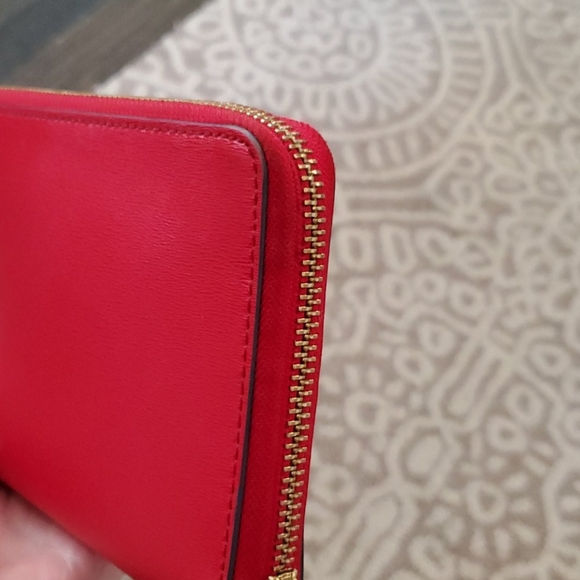 Tory Burch red Continental Saffiano wallet - Picture 7 of 7